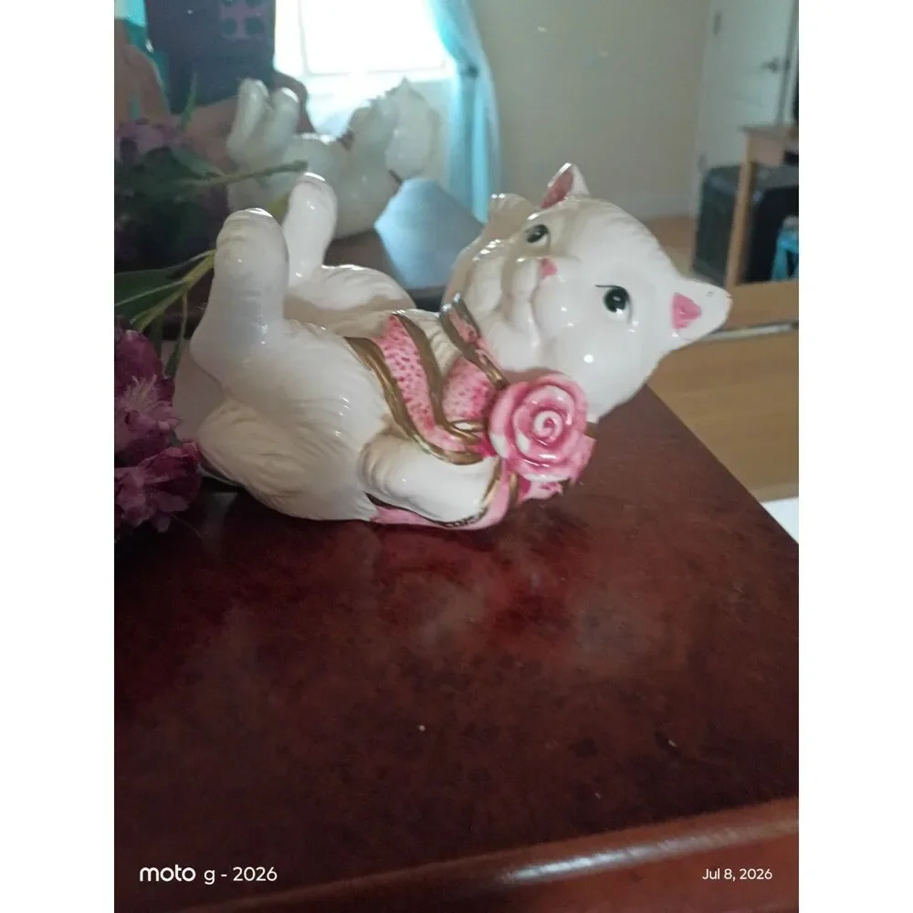 Ceramic Figurine Set White Persian Kittens adorned with pink ribbon collars~VTG~